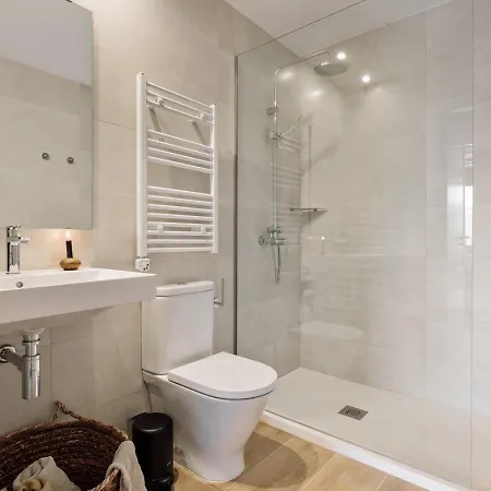 Apartment Miravet - 2 Bedrooms In Sant Antoni Barcelona